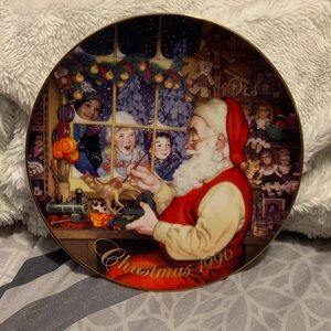 Avon Christmas 1996 Decorative Plate